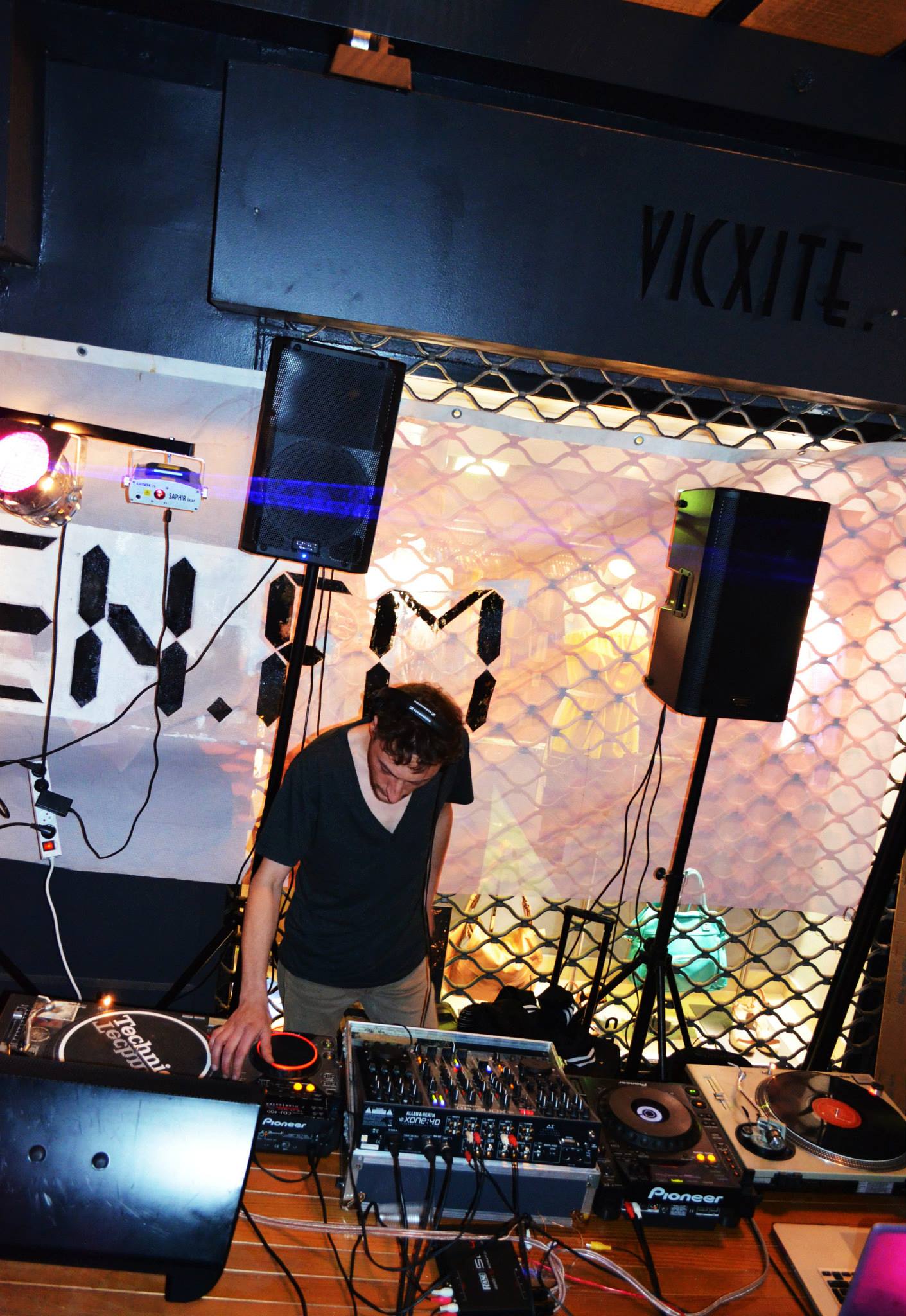 Équipement DJ Adrien Collazo